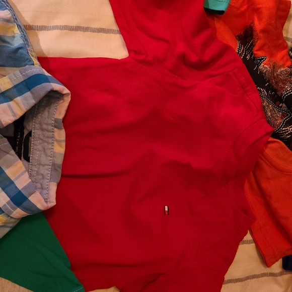 BOYS 9 PIECE TOMMY HILFIGER LOT SIZE 5 - Picture 5 of 6